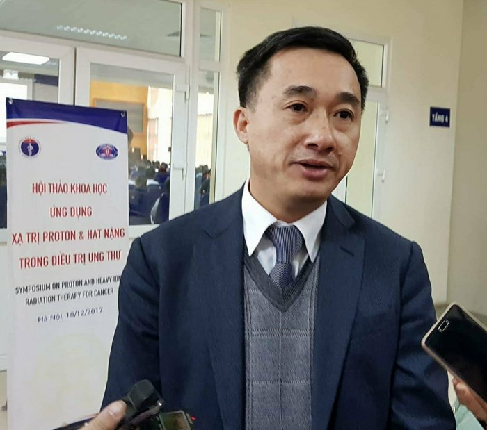 PGS.TS.BS Trần Văn Thuấn trả lời phỏng vấn của báo chí (Ảnh: Sức khỏe đời sống)